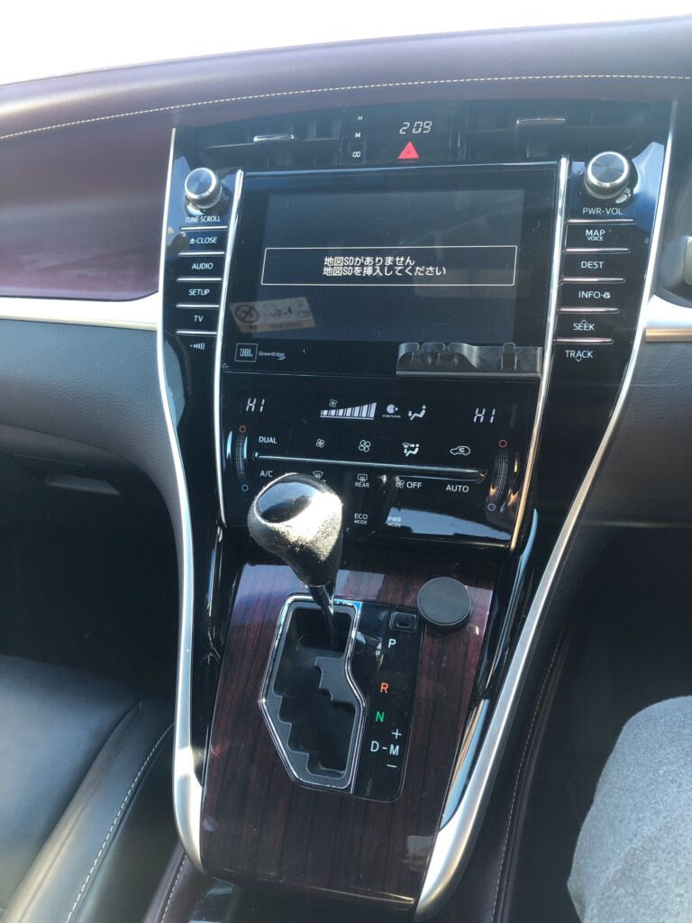 TOYOTA HARRIER