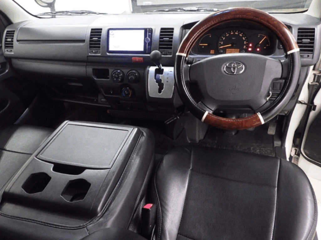 TOYOTA HIACE VAN