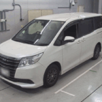 TOYOTA NOAH Ｘ