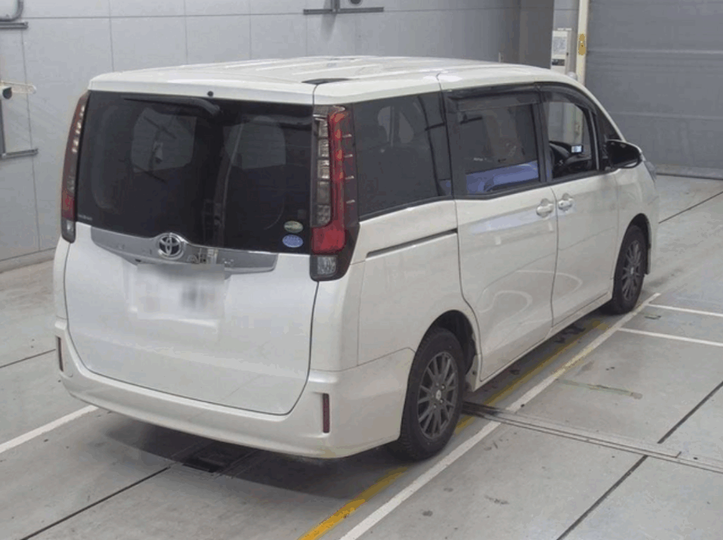 TOYOTA NOAH Ｘ