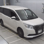 TOYOTA NOAH Ｘ