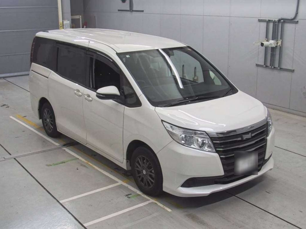 TOYOTA NOAH Ｘ