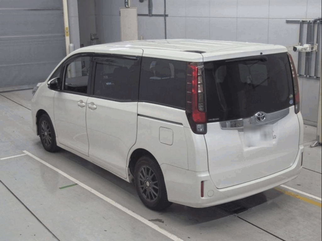TOYOTA NOAH Ｘ