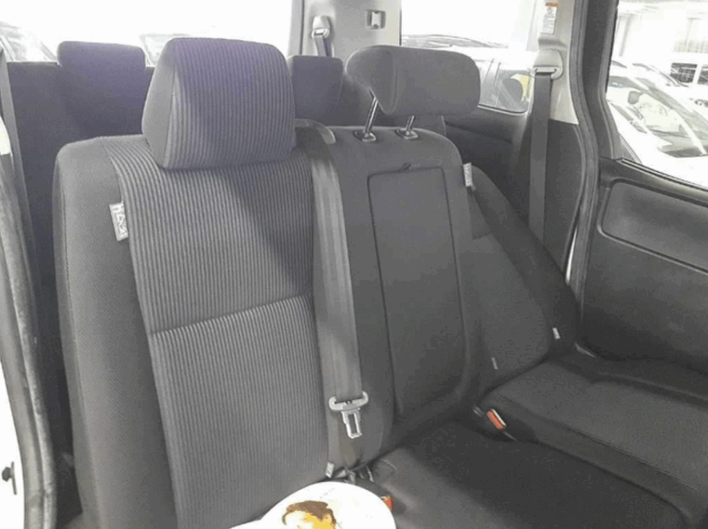 TOYOTA NOAH Ｘ